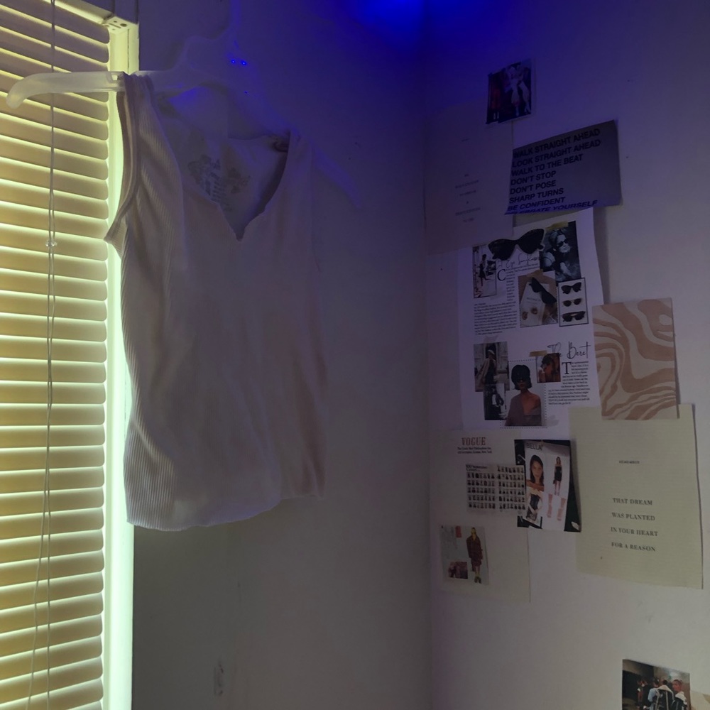 white seamless tank top